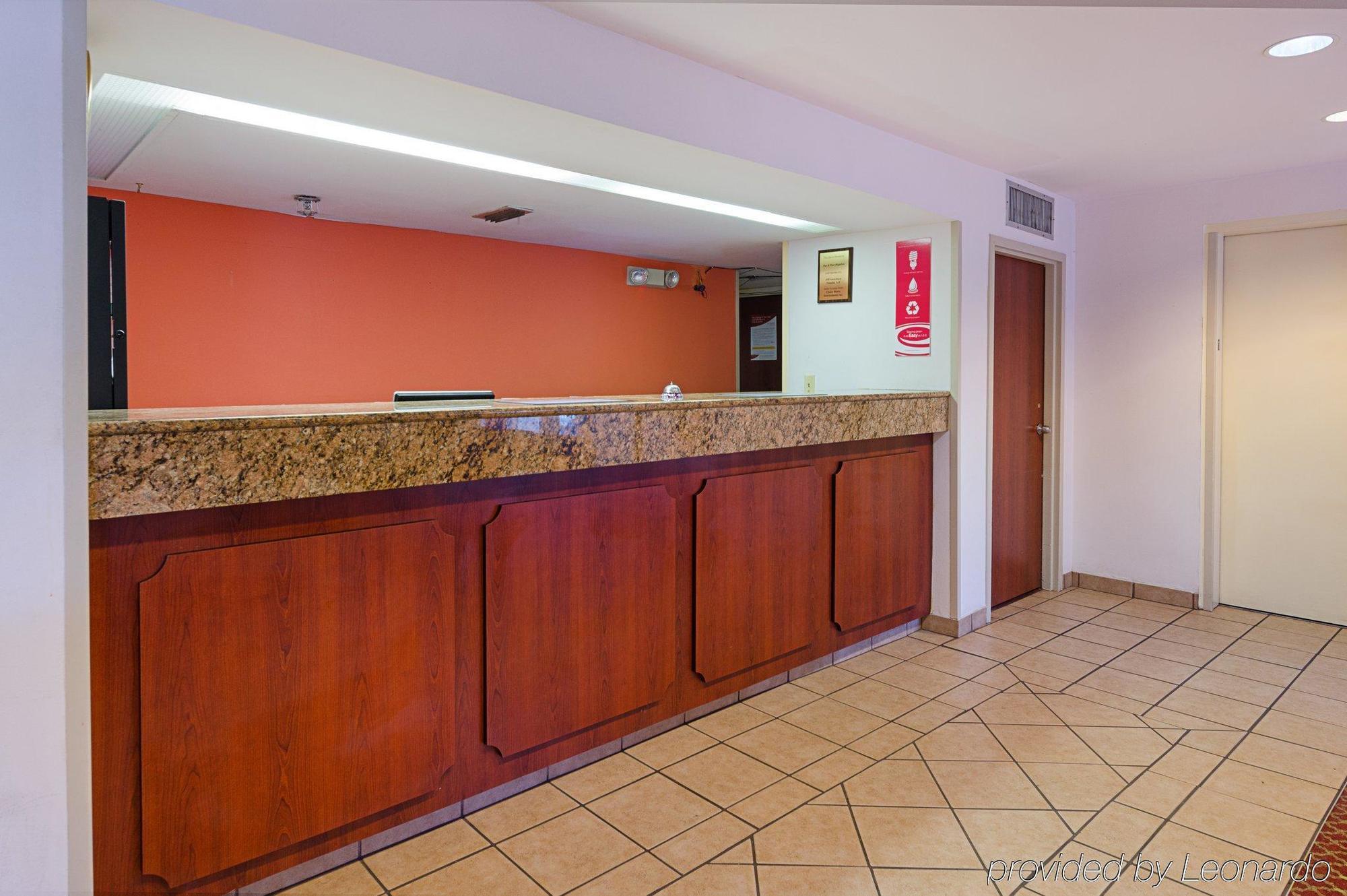 Econo Lodge Inn & Suites Джонсон Сити Экстерьер фото