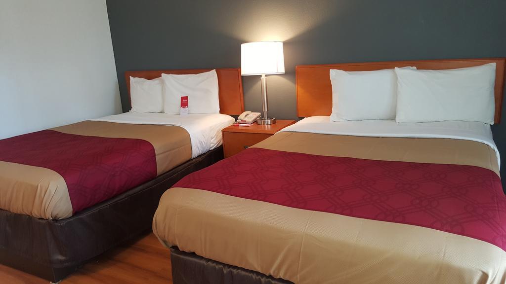 Econo Lodge Inn & Suites Джонсон Сити Экстерьер фото