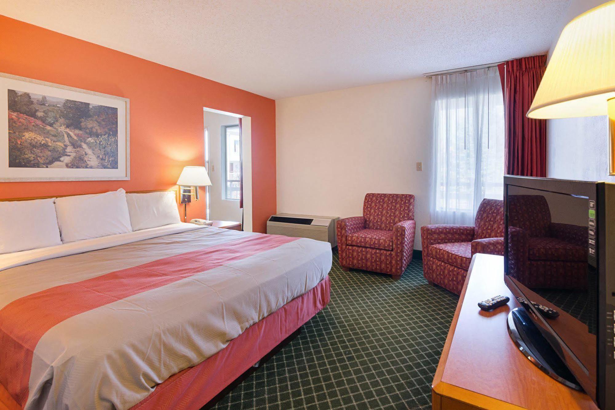 Econo Lodge Inn & Suites Джонсон Сити Экстерьер фото